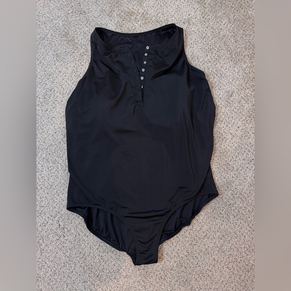 Lands’ End Plus 26W High Neck One-Piece Swimsuit Black | Resort Beach Cruise - Picture 4 of 7
